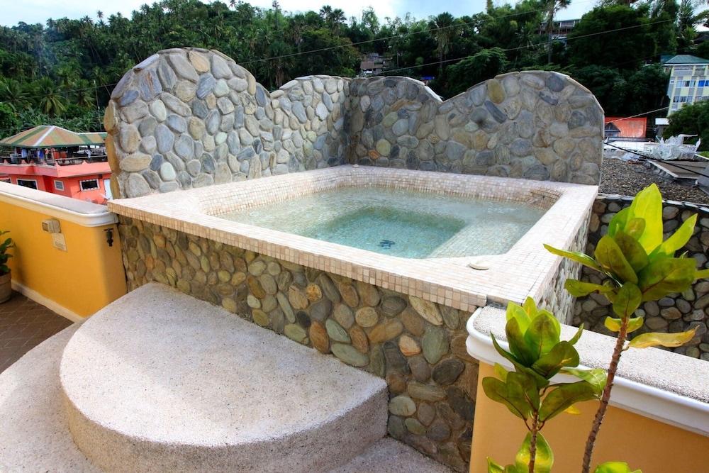 Mermaid Resort Puerto Galera Eksteriør billede
