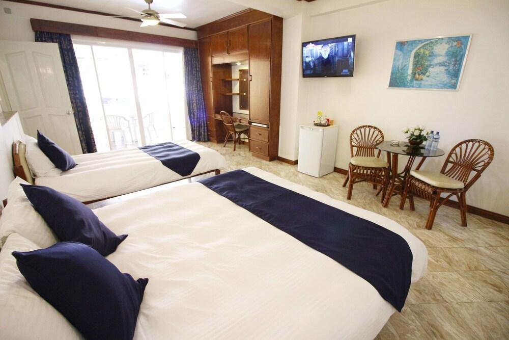 Mermaid Resort Puerto Galera Eksteriør billede