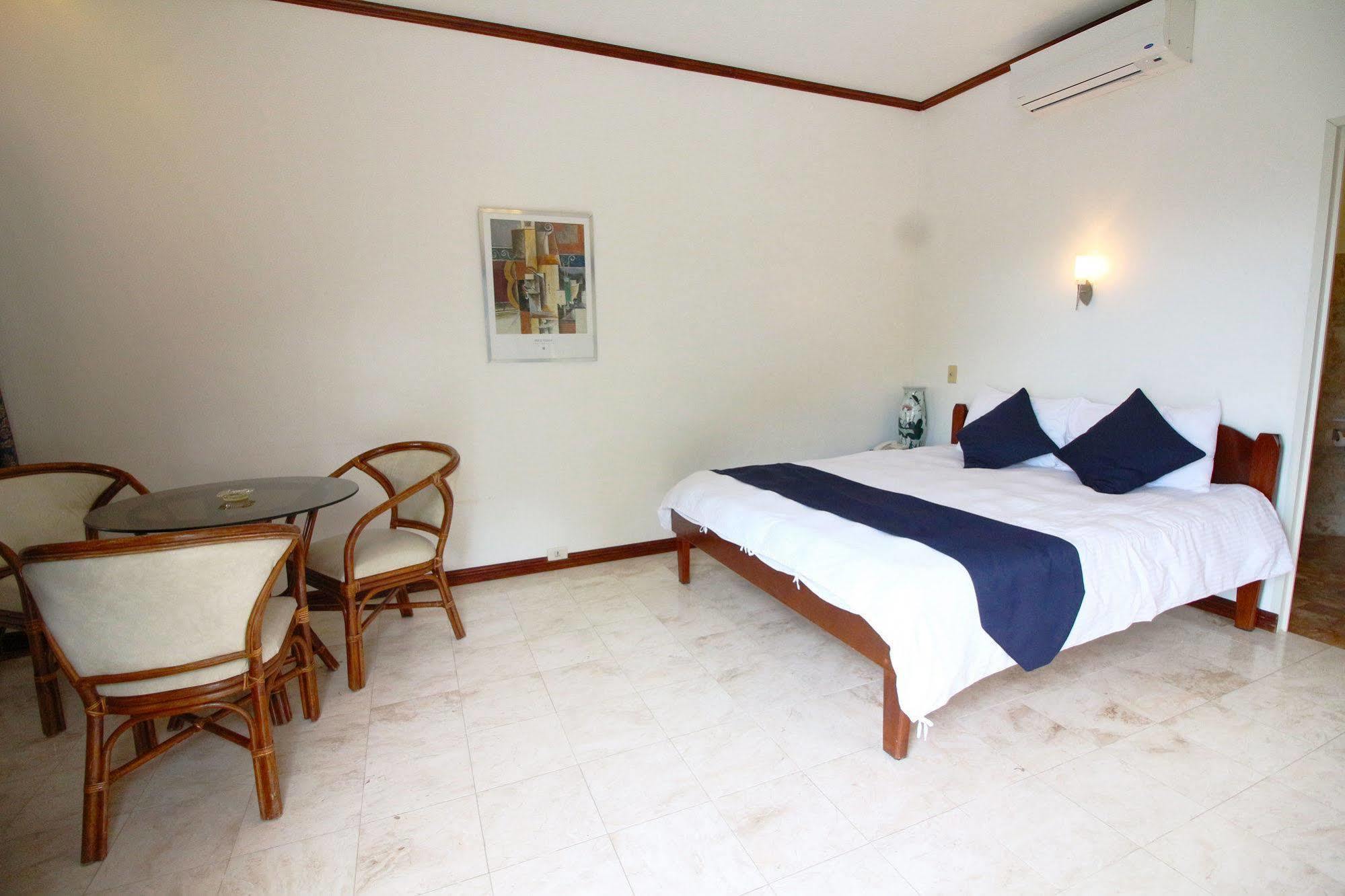 Mermaid Resort Puerto Galera Eksteriør billede